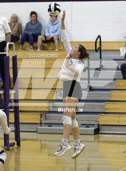 Thumbnail 3 in  Huntington North @ Leo photogallery.