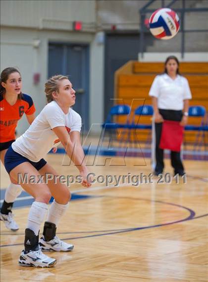 Thumbnail 1 in Holmes @ Brandeis photogallery.