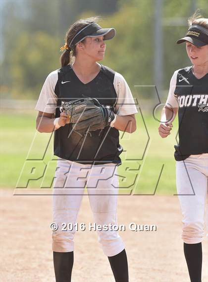 Thumbnail 1 in Foothill @ Brea Olinda photogallery.