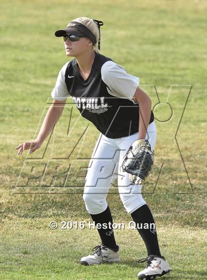Thumbnail 3 in Foothill @ Brea Olinda photogallery.