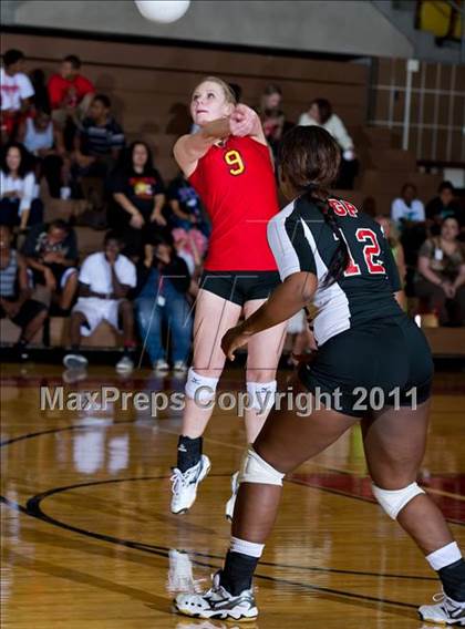 Thumbnail 2 in South Grand Prairie vs. Duncanville photogallery.