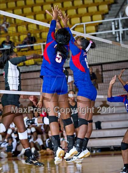 Thumbnail 2 in South Grand Prairie vs. Duncanville photogallery.