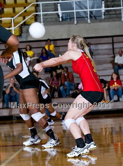 Thumbnail 2 in South Grand Prairie vs. Duncanville photogallery.
