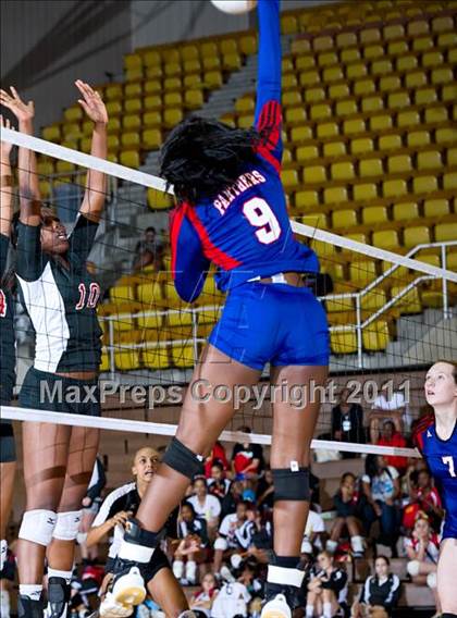 Thumbnail 2 in South Grand Prairie vs. Duncanville photogallery.