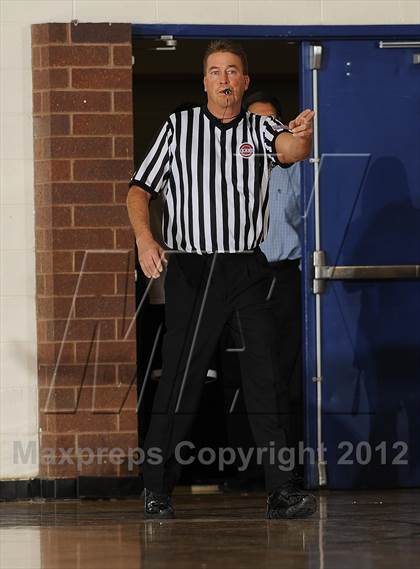 Thumbnail 3 in Broomfield vs. Lincoln photogallery.