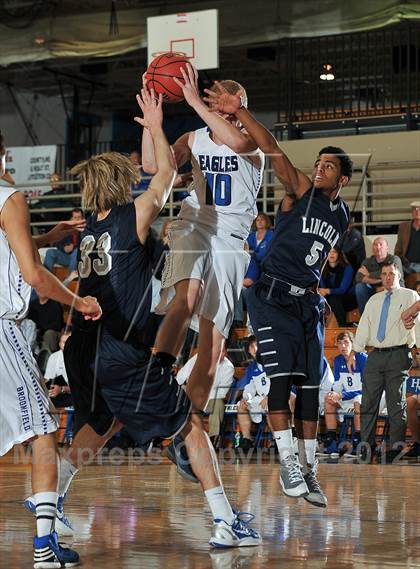 Thumbnail 3 in Broomfield vs. Lincoln photogallery.