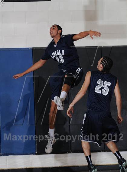Thumbnail 3 in Broomfield vs. Lincoln photogallery.