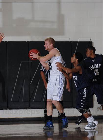 Thumbnail 3 in Broomfield vs. Lincoln photogallery.
