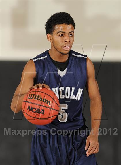 Thumbnail 3 in Broomfield vs. Lincoln photogallery.