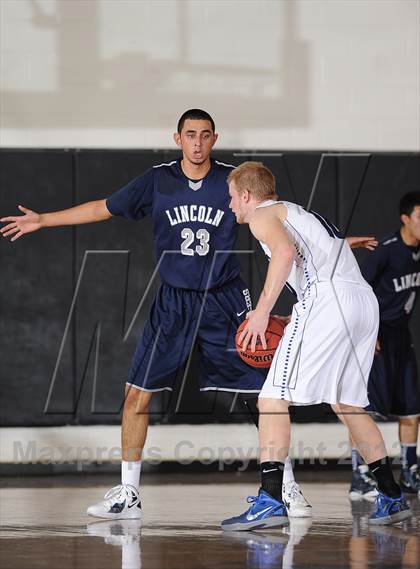 Thumbnail 2 in Broomfield vs. Lincoln photogallery.