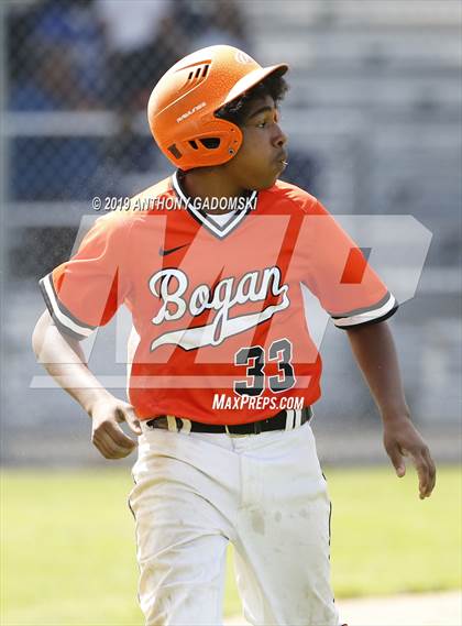 Thumbnail 2 in Bogan vs. Brooks (IHSA Regional Final) photogallery.