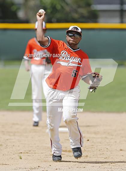 Thumbnail 3 in Bogan vs. Brooks (IHSA Regional Final) photogallery.