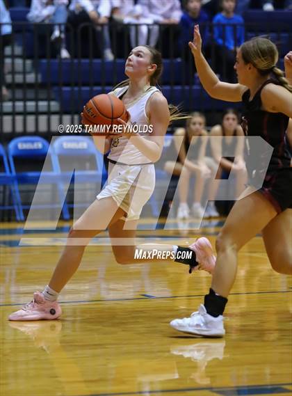 Thumbnail 3 in Perrin-Whitt vs. Saint Jo (UIL Basketball 1A D1 Region 3 Bi-District) photogallery.