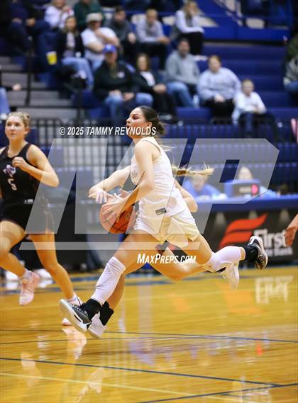 Thumbnail 3 in Perrin-Whitt vs. Saint Jo (UIL Basketball 1A D1 Region 3 Bi-District) photogallery.
