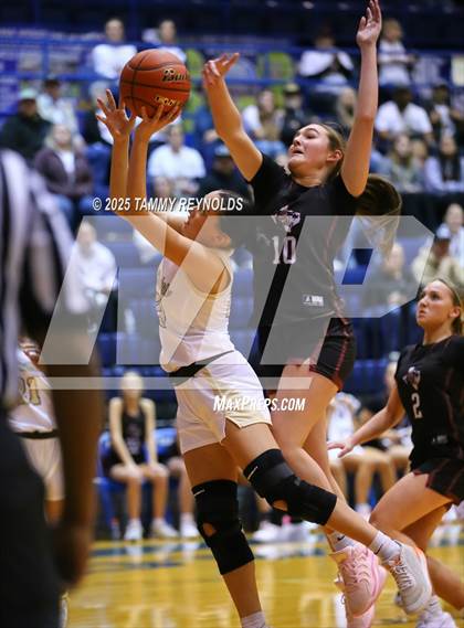 Thumbnail 2 in Perrin-Whitt vs. Saint Jo (UIL Basketball 1A D1 Region 3 Bi-District) photogallery.