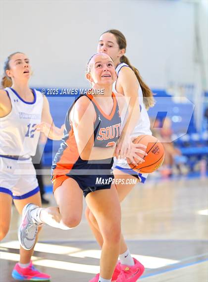 Thumbnail 3 in Great Neck South @ Port Washington photogallery.