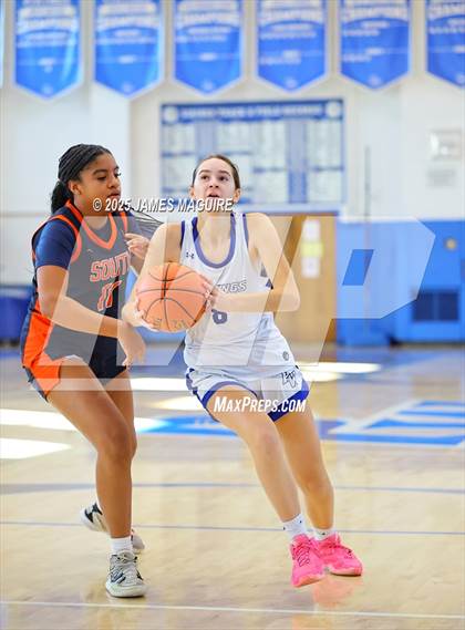 Thumbnail 2 in Great Neck South @ Port Washington photogallery.