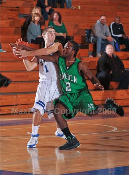 Thumbnail 3 in Rancho Bernardo vs Lincoln (MaxPreps Holiday Classic) photogallery.