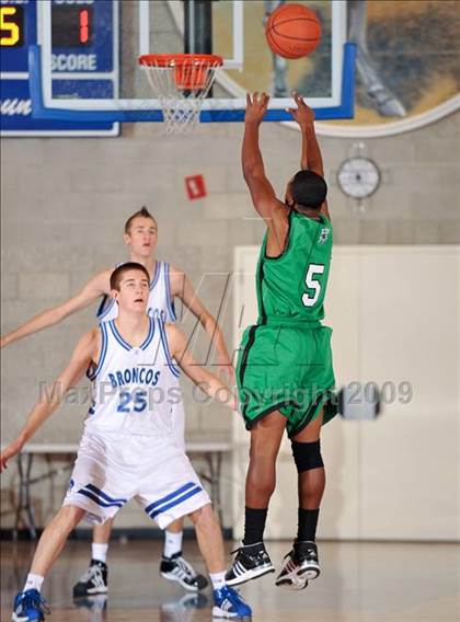 Thumbnail 1 in Rancho Bernardo vs Lincoln (MaxPreps Holiday Classic) photogallery.