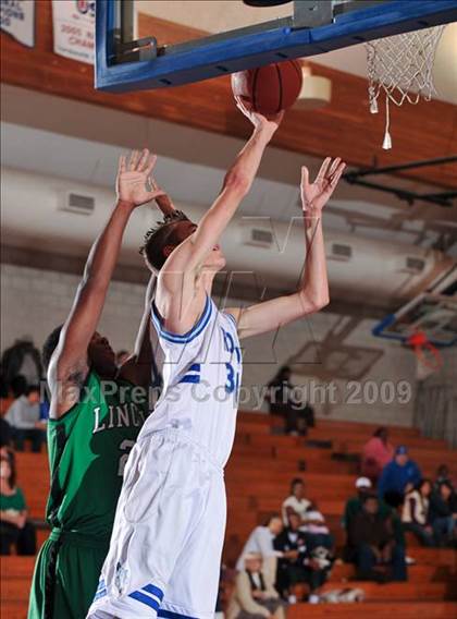 Thumbnail 2 in Rancho Bernardo vs Lincoln (MaxPreps Holiday Classic) photogallery.