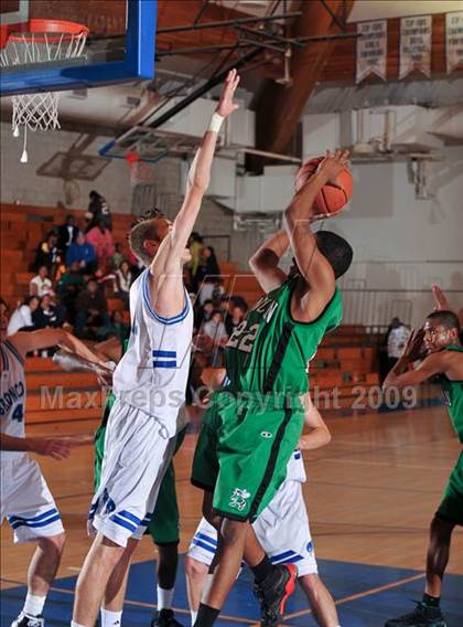 Thumbnail 1 in Rancho Bernardo vs Lincoln (MaxPreps Holiday Classic) photogallery.