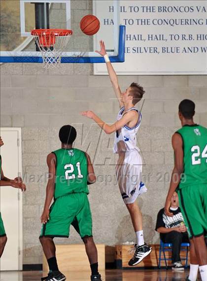 Thumbnail 3 in Rancho Bernardo vs Lincoln (MaxPreps Holiday Classic) photogallery.