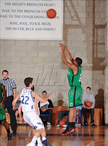 Thumbnail 3 in Rancho Bernardo vs Lincoln (MaxPreps Holiday Classic) photogallery.