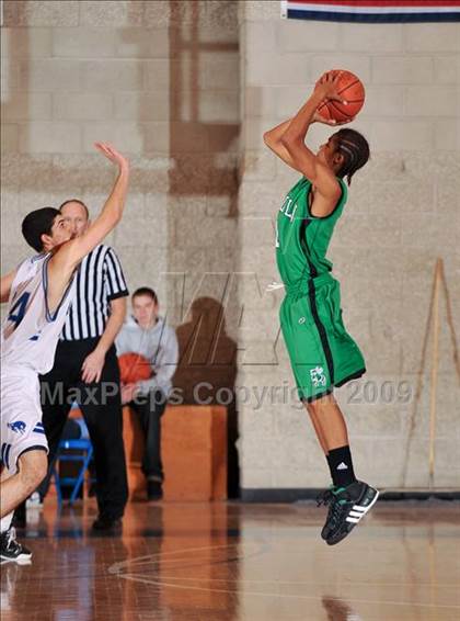 Thumbnail 1 in Rancho Bernardo vs Lincoln (MaxPreps Holiday Classic) photogallery.
