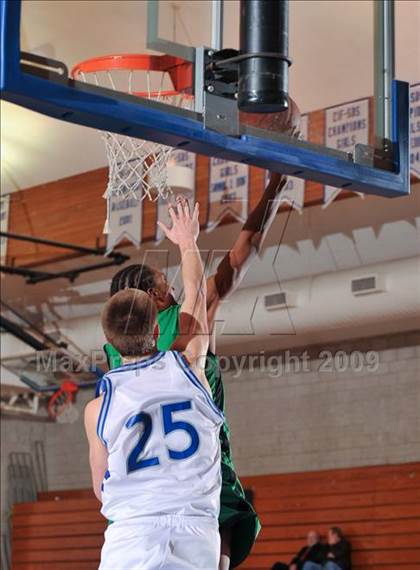 Thumbnail 2 in Rancho Bernardo vs Lincoln (MaxPreps Holiday Classic) photogallery.