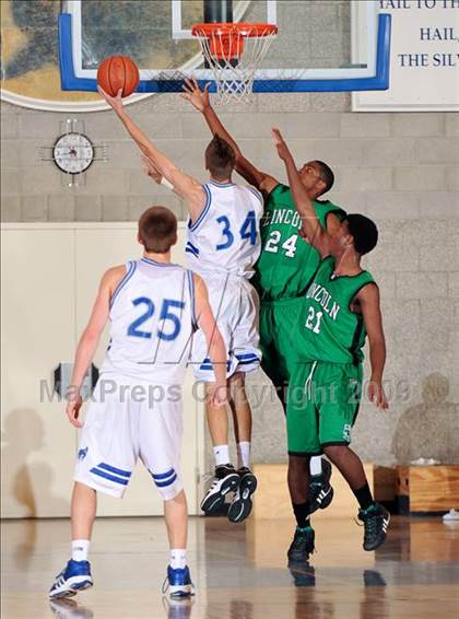 Thumbnail 2 in Rancho Bernardo vs Lincoln (MaxPreps Holiday Classic) photogallery.
