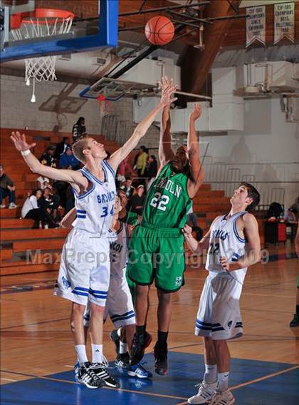 Thumbnail 3 in Rancho Bernardo vs Lincoln (MaxPreps Holiday Classic) photogallery.