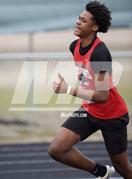 Thumbnail 1 in lewis James Invitational (4x800m) photogallery.