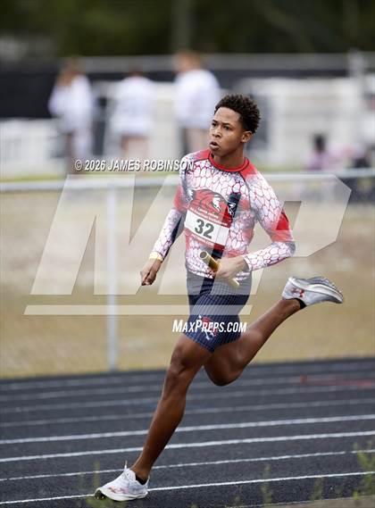 Thumbnail 3 in lewis James Invitational (4x800m) photogallery.