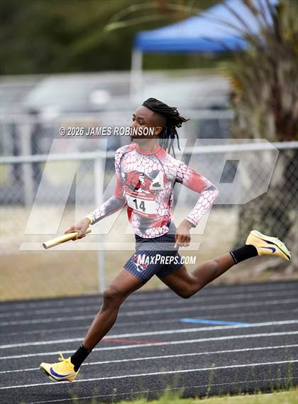 Thumbnail 1 in lewis James Invitational (4x800m) photogallery.