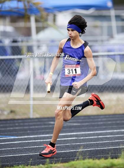 Thumbnail 3 in lewis James Invitational (4x800m) photogallery.