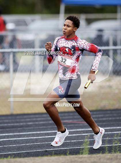 Thumbnail 1 in lewis James Invitational (4x800m) photogallery.