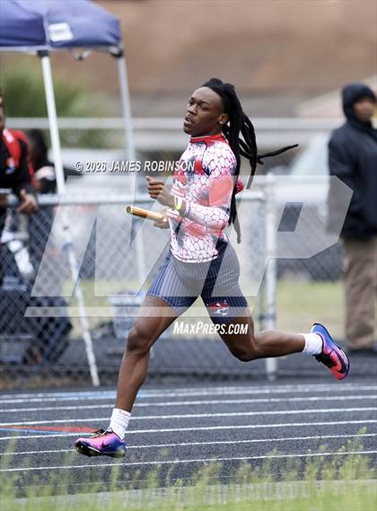 Thumbnail 1 in lewis James Invitational (4x800m) photogallery.