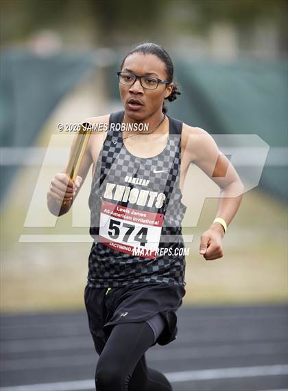 Thumbnail 3 in lewis James Invitational (4x800m) photogallery.