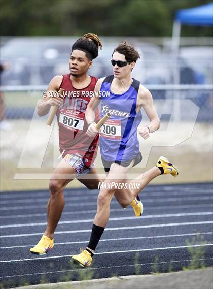 Thumbnail 1 in lewis James Invitational (4x800m) photogallery.