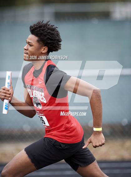 Thumbnail 3 in lewis James Invitational (4x800m) photogallery.