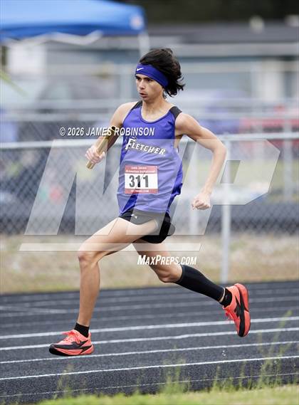 Thumbnail 1 in lewis James Invitational (4x800m) photogallery.