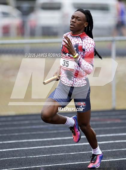 Thumbnail 1 in lewis James Invitational (4x800m) photogallery.