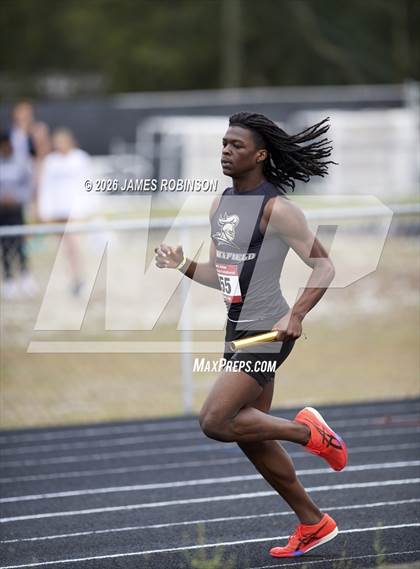 Thumbnail 3 in lewis James Invitational (4x800m) photogallery.