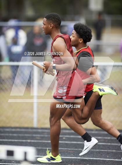 Thumbnail 3 in lewis James Invitational (4x800m) photogallery.