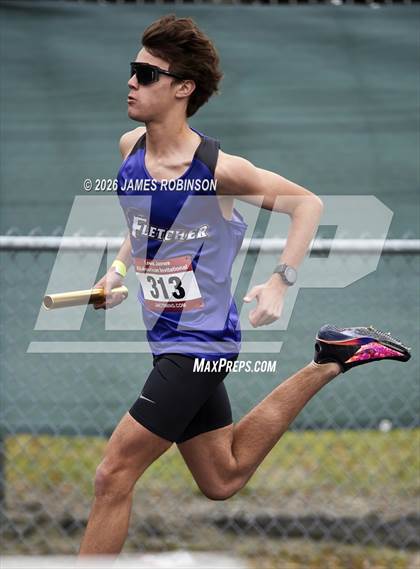 Thumbnail 3 in lewis James Invitational (4x800m) photogallery.