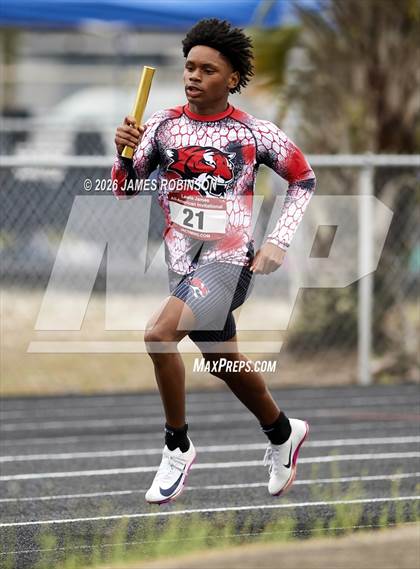 Thumbnail 1 in lewis James Invitational (4x800m) photogallery.