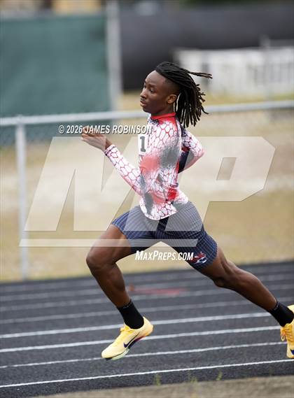 Thumbnail 1 in lewis James Invitational (4x800m) photogallery.