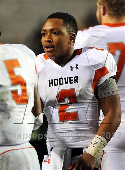 Thumbnail 3 in Opelika vs. Hoover (AHSAA 6A Final) photogallery.