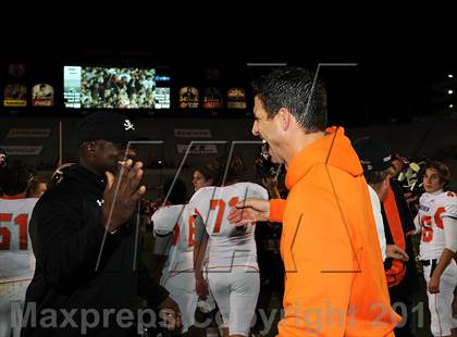 Thumbnail 3 in Opelika vs. Hoover (AHSAA 6A Final) photogallery.