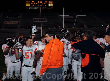 Thumbnail 3 in Opelika vs. Hoover (AHSAA 6A Final) photogallery.